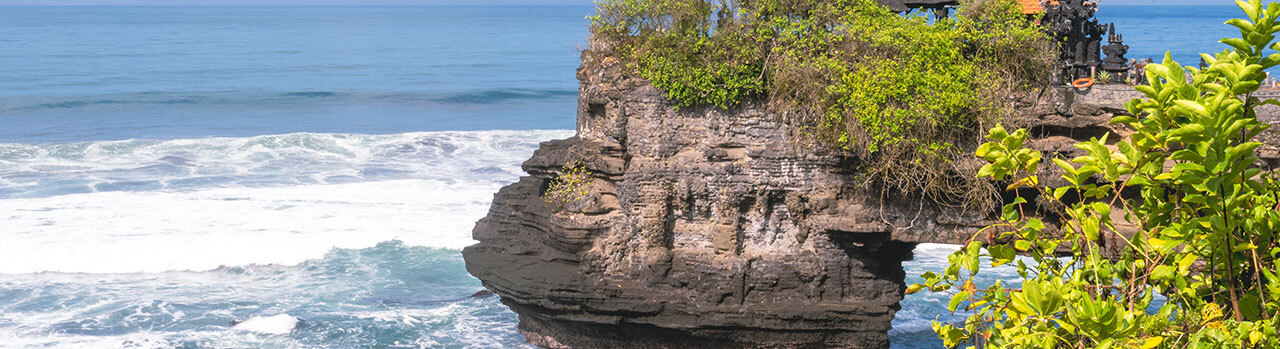 tanah lot temple in bali